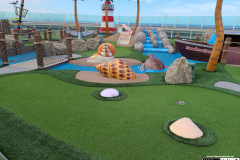Mini golf on board the ship