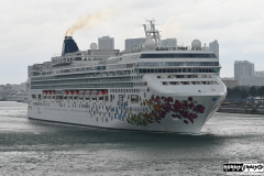 Non kick ass rock cruise ship departing before us