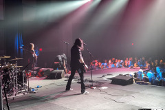 Toque from side stage