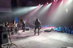Toque from side stage
