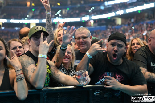 Front row with Horns Raised!