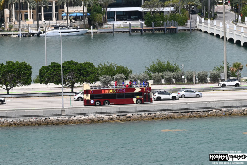 Miami tour bus