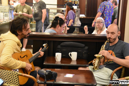 Impromptu Marbin jam in the pizza joint